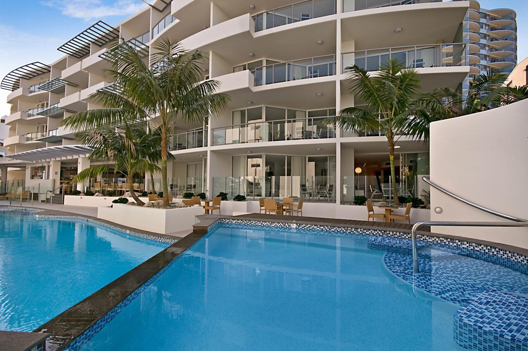 伦巴海滩度假酒店 卡伦德拉 外观 照片 The pool at the W Hotel